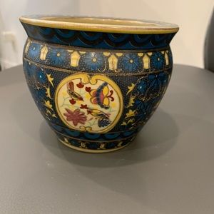 Vintage Oriental Porcelain Flower Pot. Heavy Porcelain.  4 1/4” H x 5” W